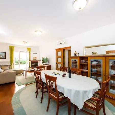 Mihael Apartment *