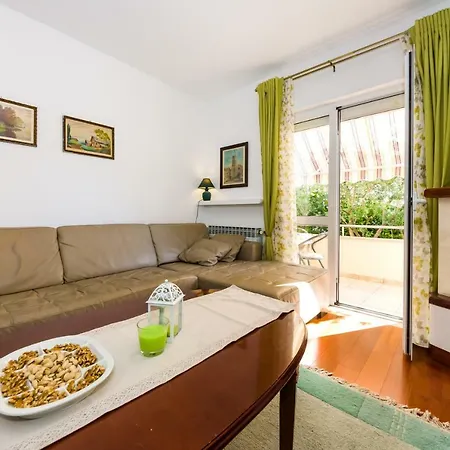 Mihael Apartment *